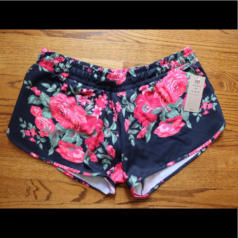 NWT Albion Antigua Collection Shorts